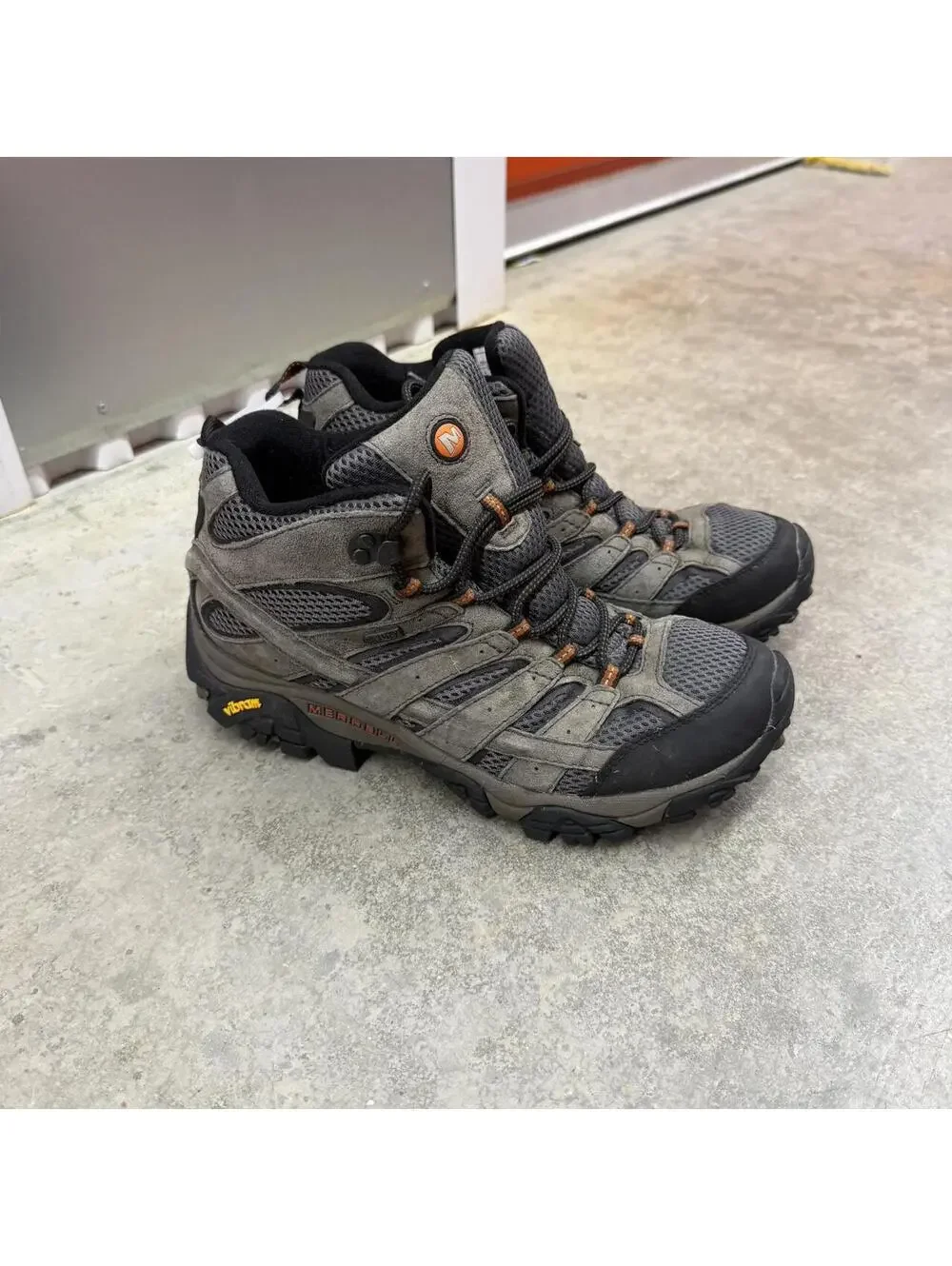 Merrell Moab 3 Mid Waterproof grey hiking boots size 9.5 MENS
